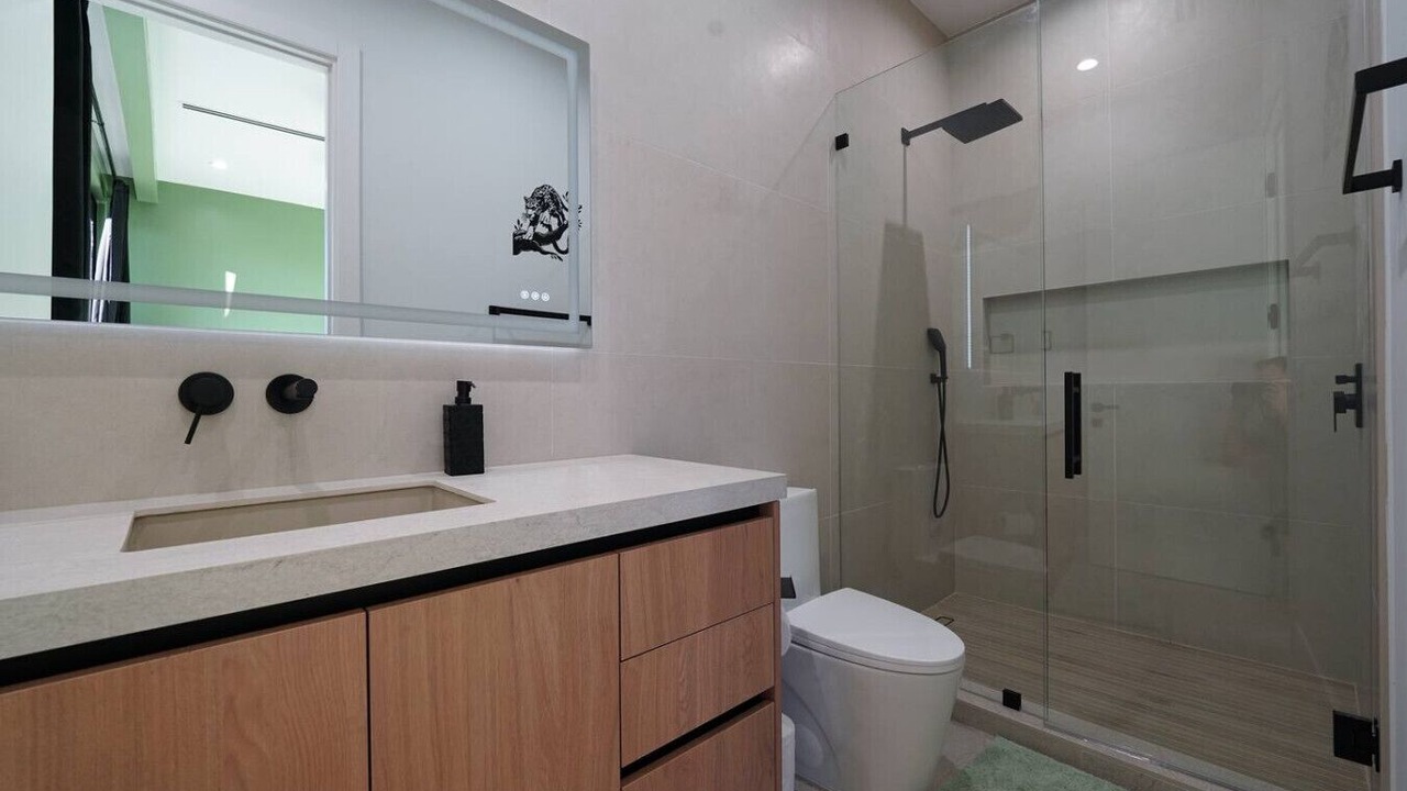 Photo of Bathroom in Harbordale