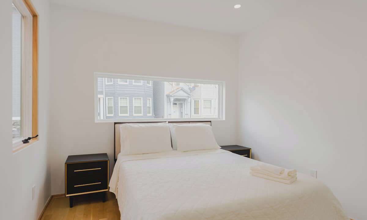 Photo of Bedroom in Central-Maverick Square - Paris Street