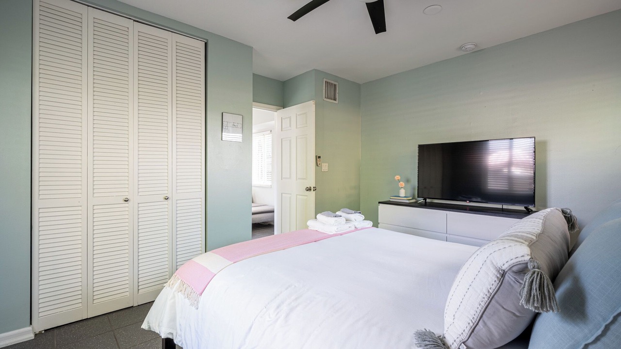 Photo of Bedroom in Lake Ridge