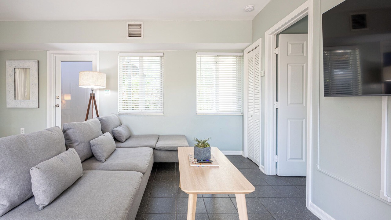 Photo of Livingroom in Lake Ridge