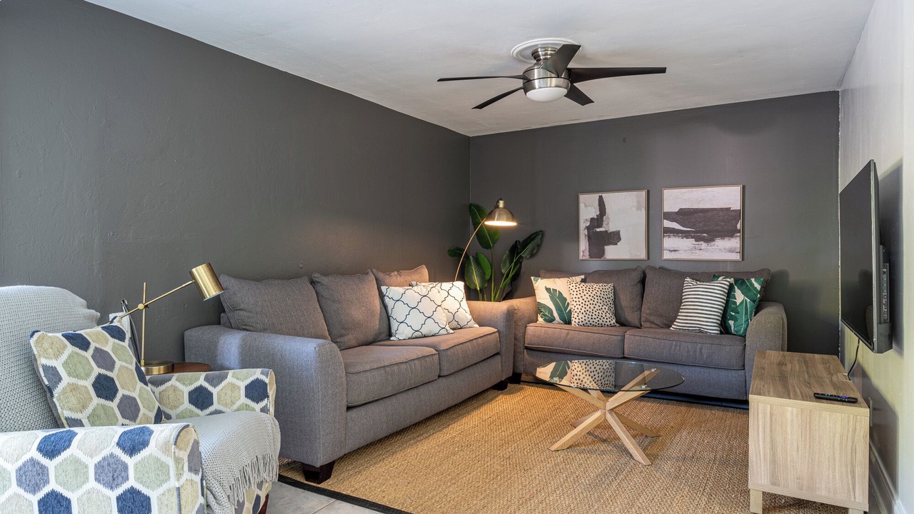 Photo of Livingroom in Lake Ridge