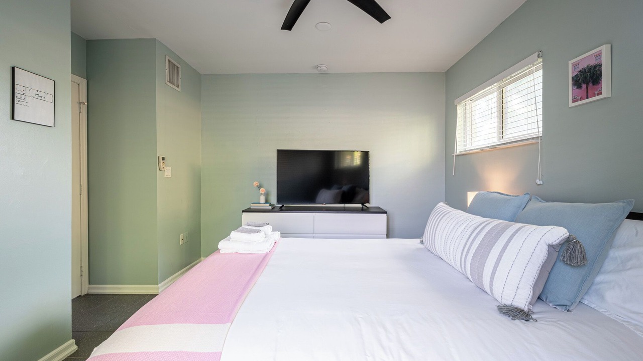 Photo of Bedroom in Lake Ridge