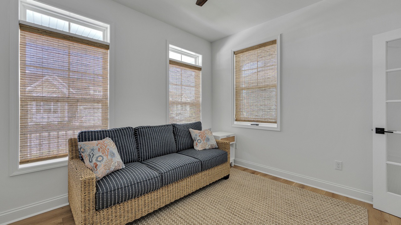 Photo of Livingroom in Long Neck