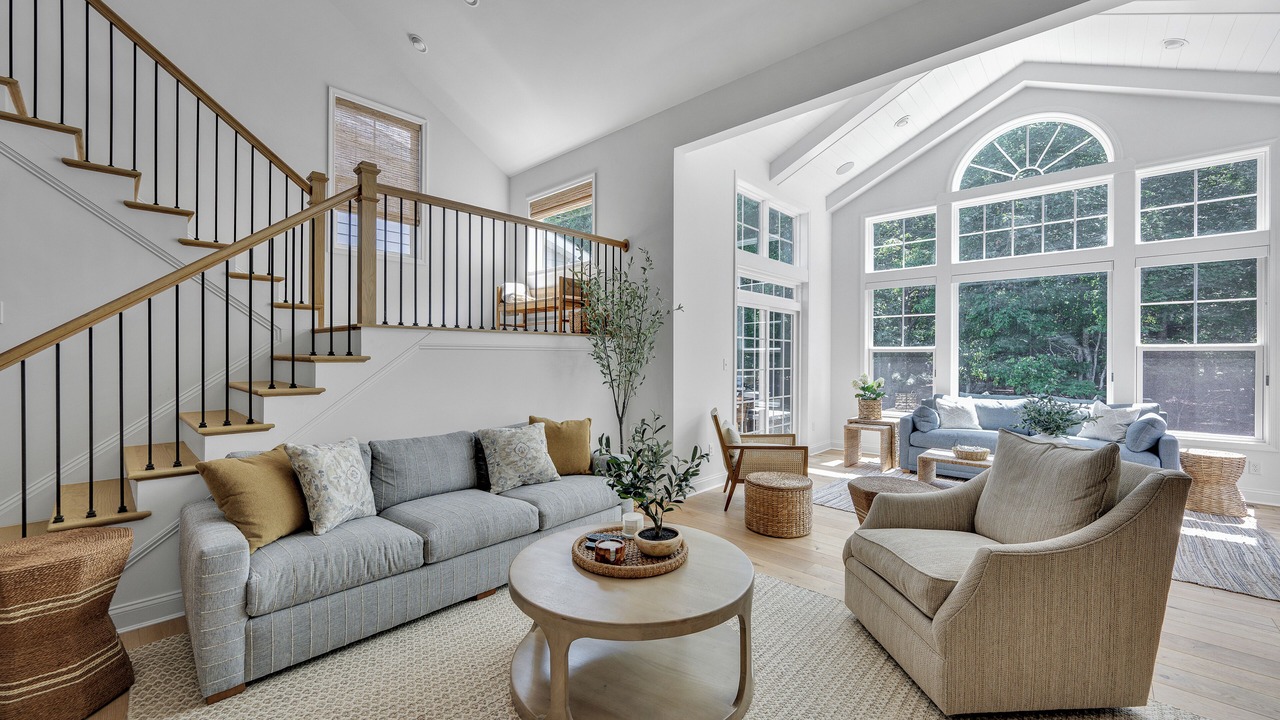 Photo of Livingroom in Long Neck