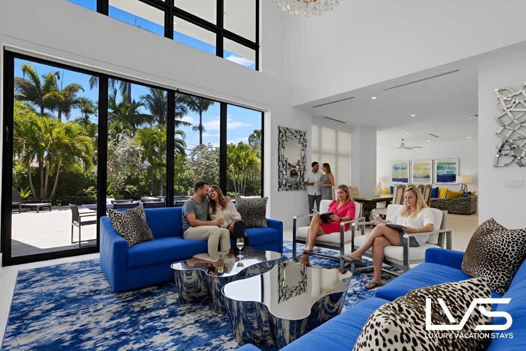 Photo of Livingroom in Harbour Inlet