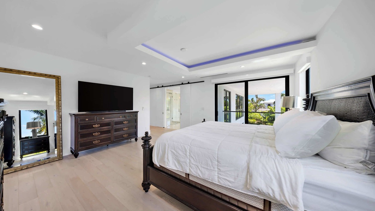 Photo of Bedroom in Harbour Inlet