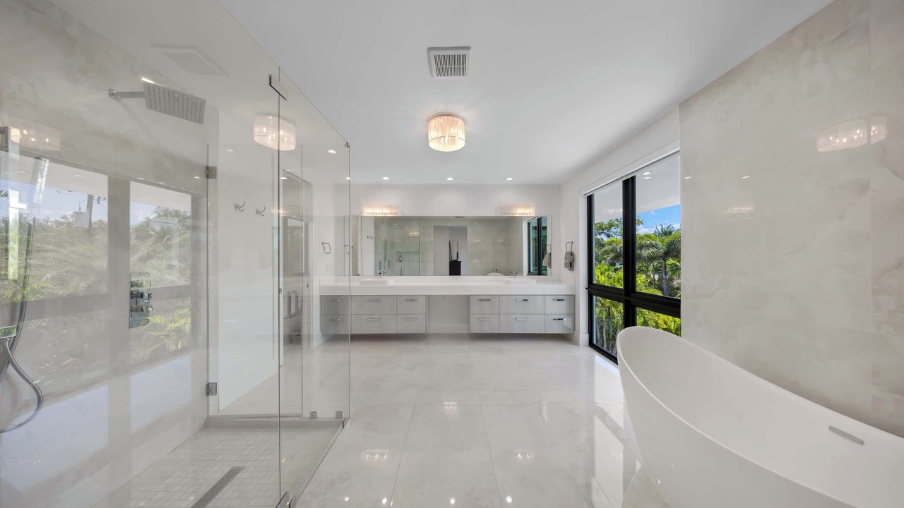 Photo of Bathroom in Harbour Inlet