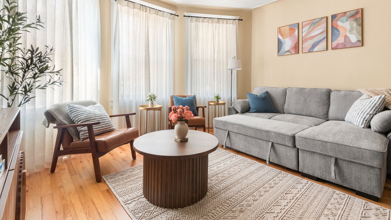 Photo of Livingroom in The Heights