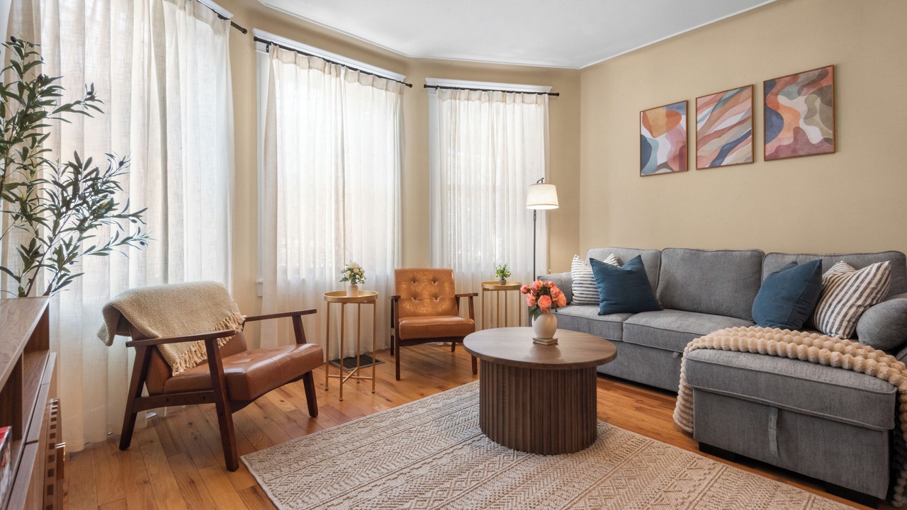 Photo of Livingroom in The Heights