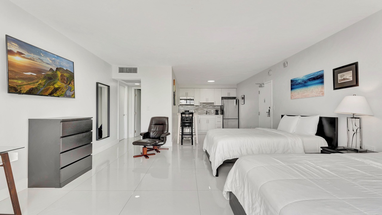 Photo of Bedroom in Bermuda Riviera
