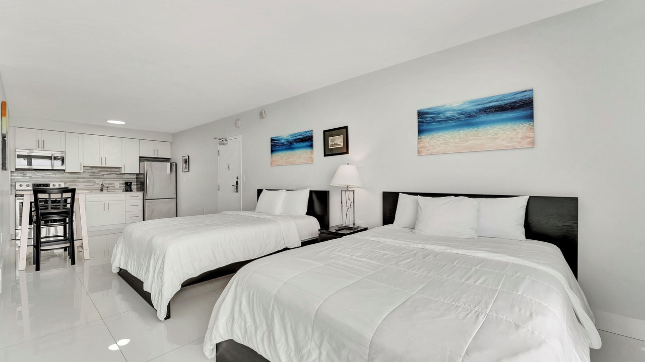 Photo of Bedroom in Bermuda Riviera