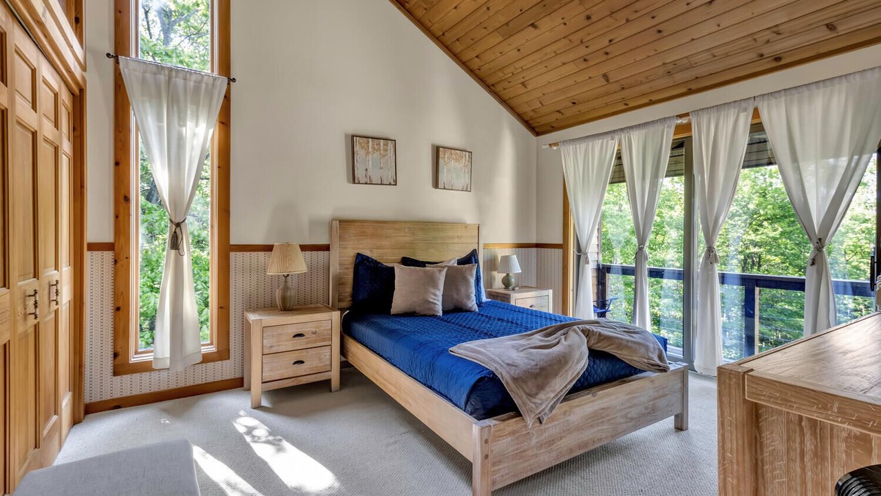 Photo of Bedroom in Ellicottville