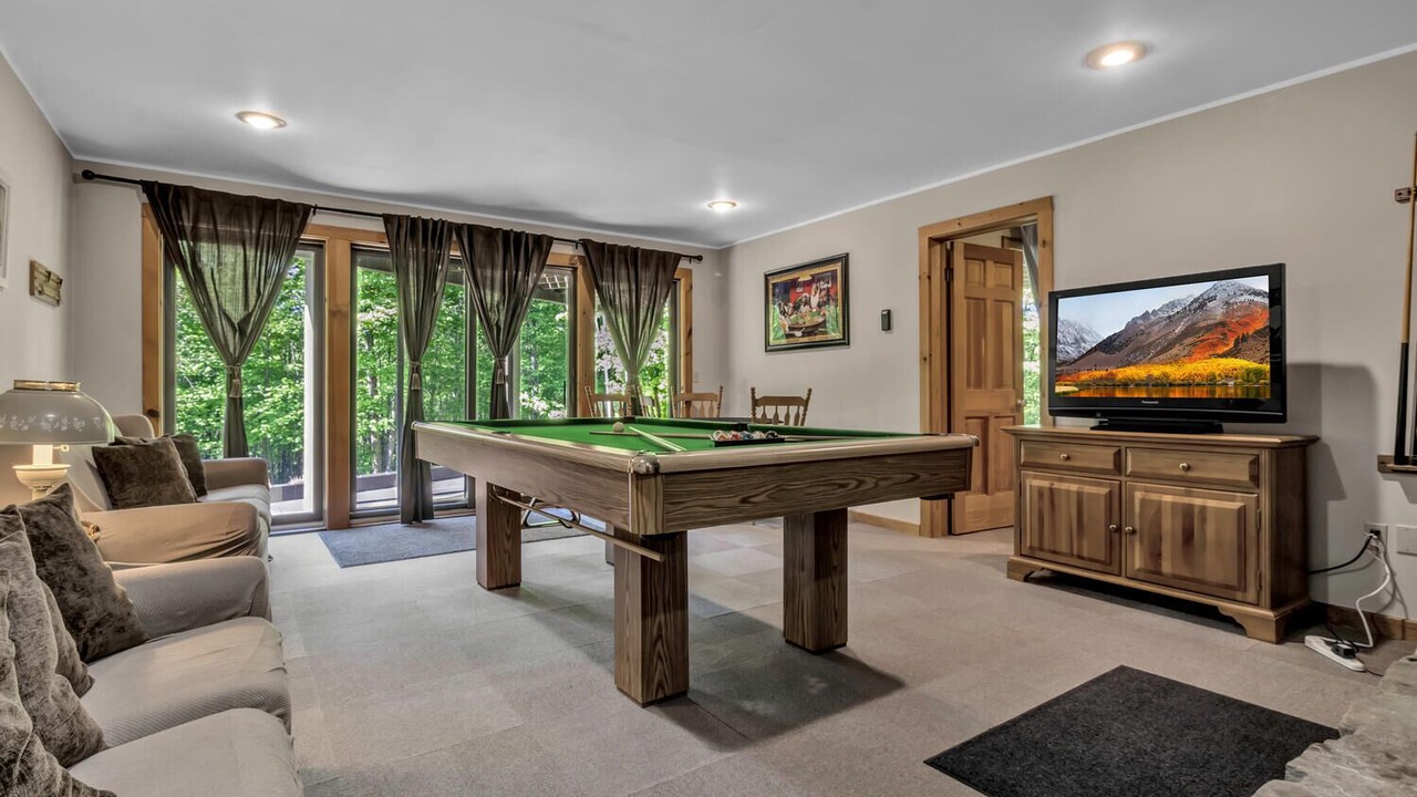 Photo of Livingroom in Ellicottville