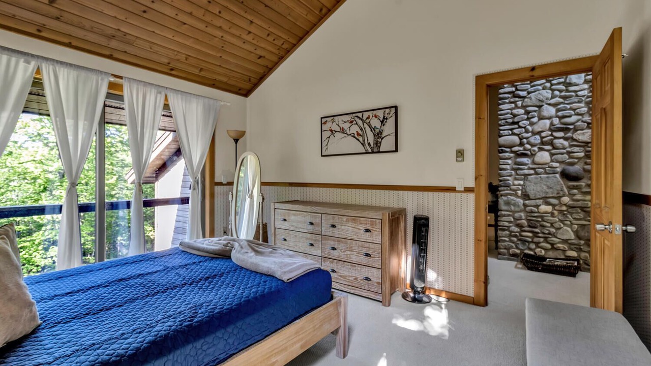 Photo of Bedroom in Ellicottville