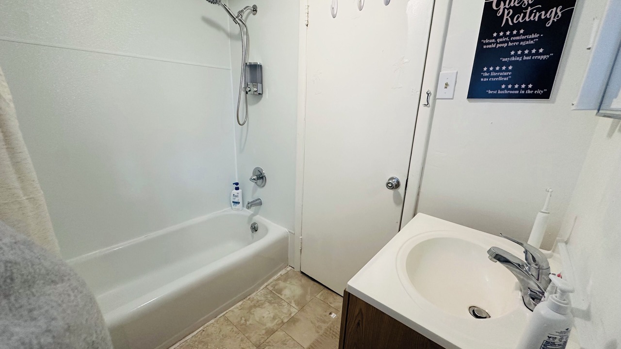 Photo of Bathroom in Watervliet