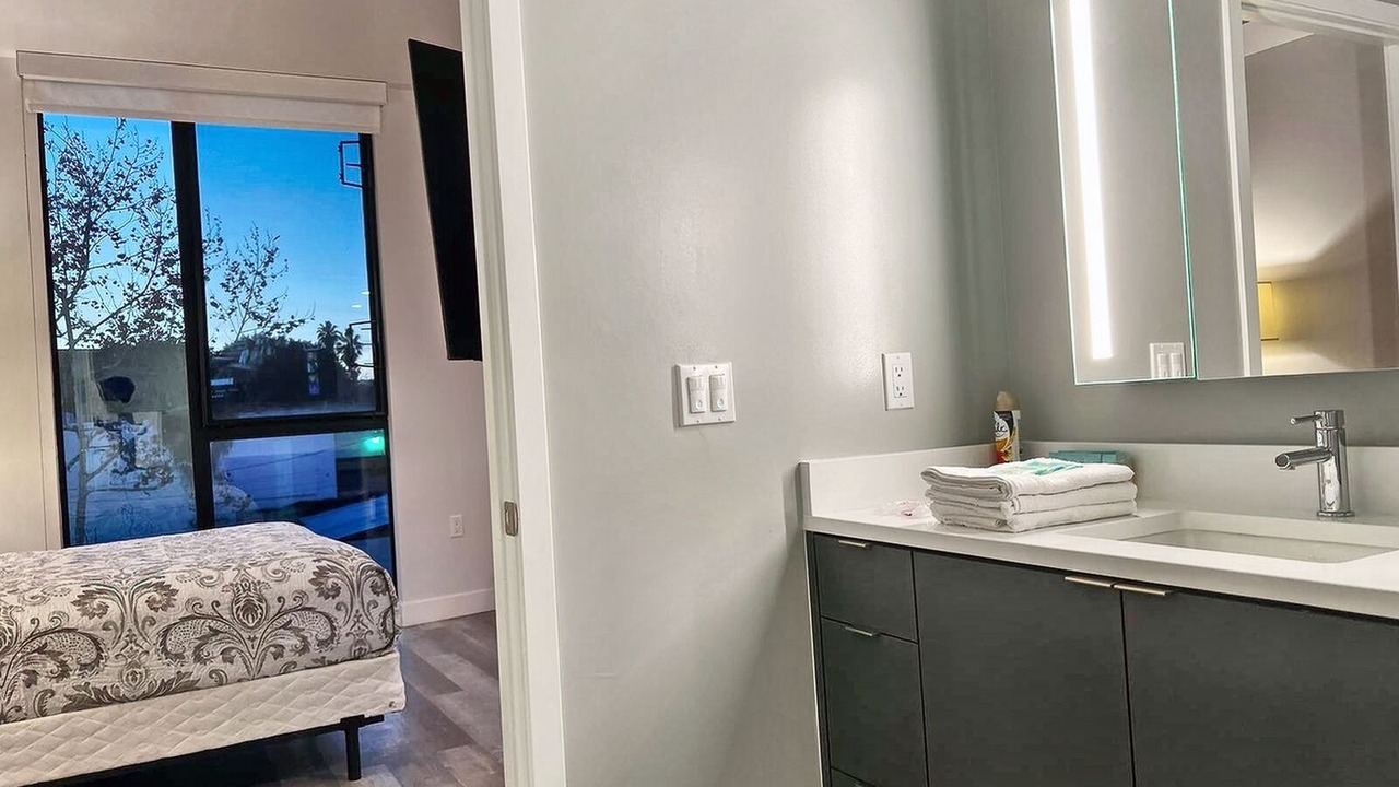 Photo of Bedroom in Fairfax District