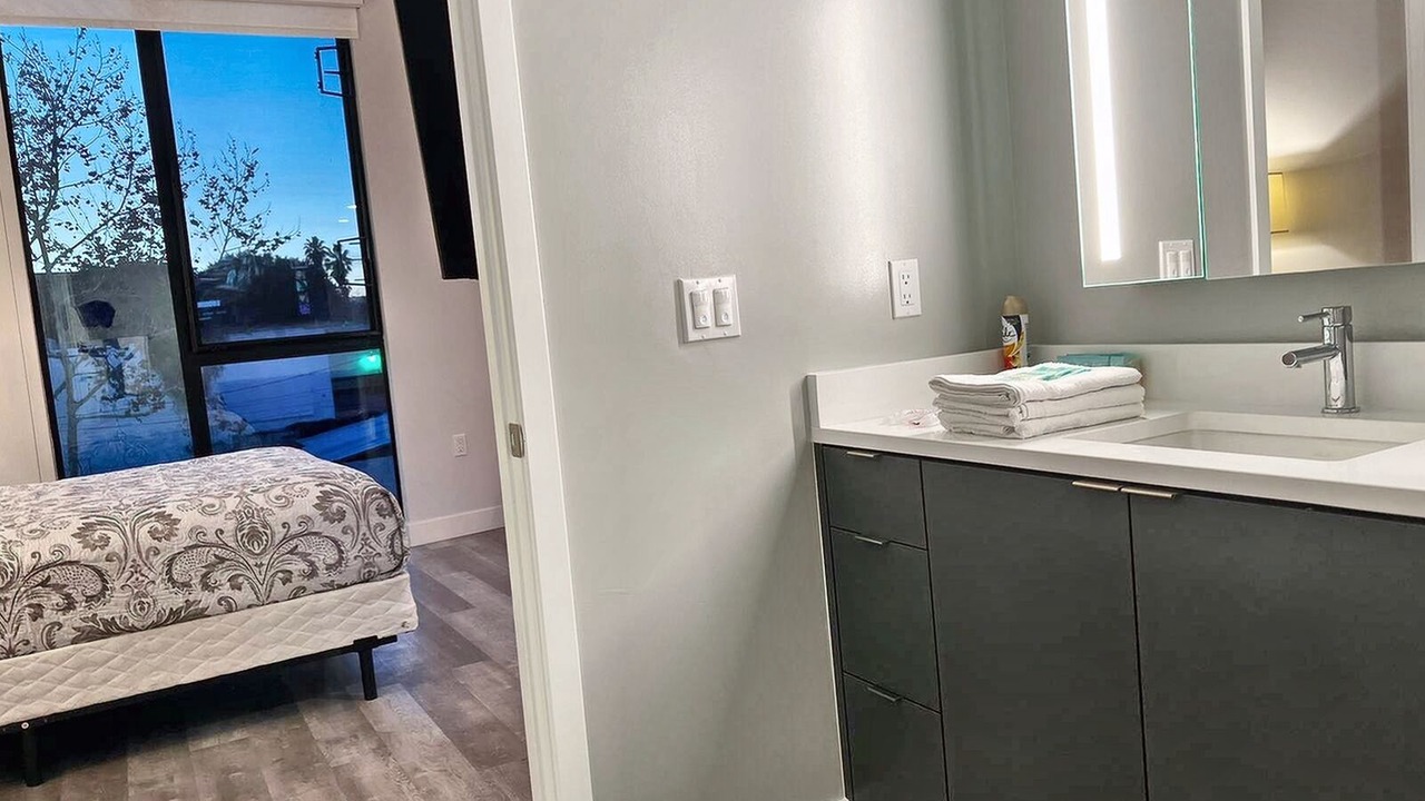 Photo of Bedroom in Fairfax District
