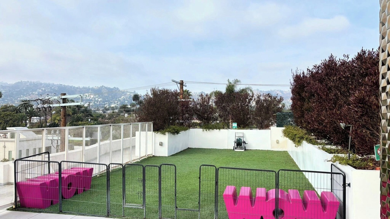 Photo of Outdoor in Fairfax District