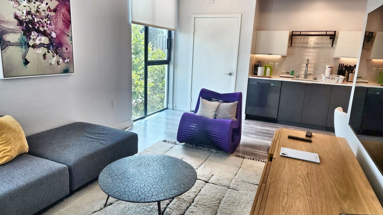 Photo of Livingroom in Fairfax District
