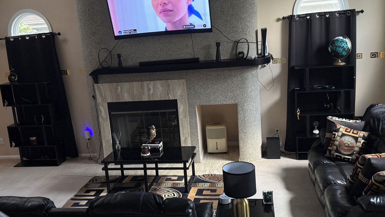 Photo of Livingroom in Greenbrier West
