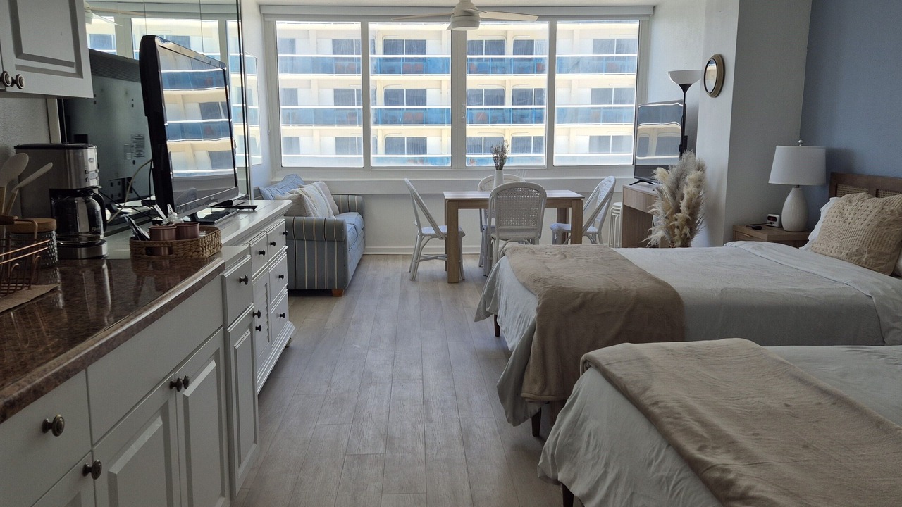 Photo of Bedroom in Bermuda Riviera