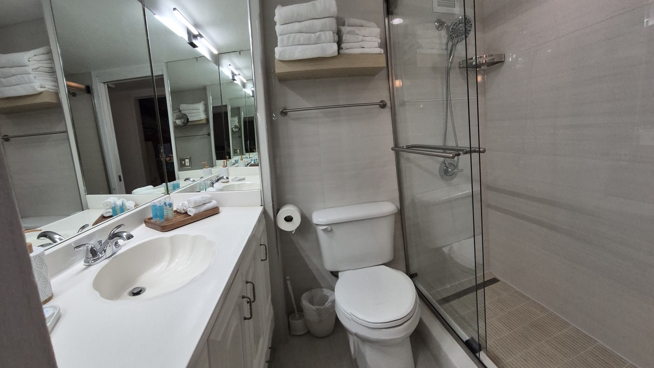 Photo of Bathroom in Bermuda Riviera