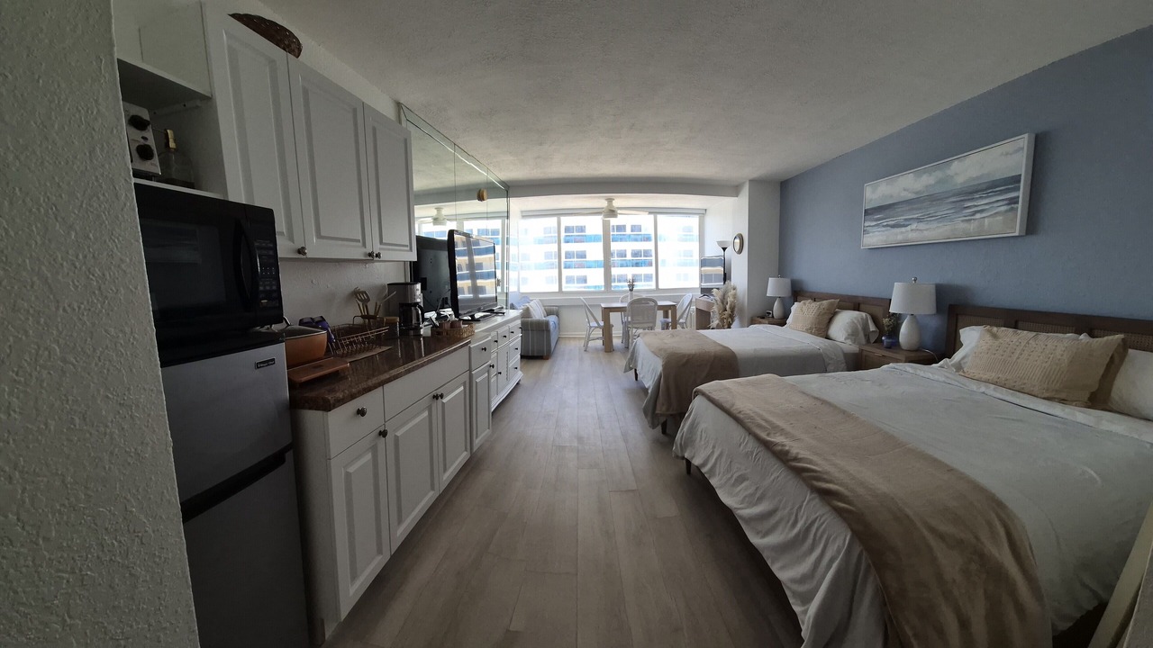 Photo of Bedroom in Bermuda Riviera