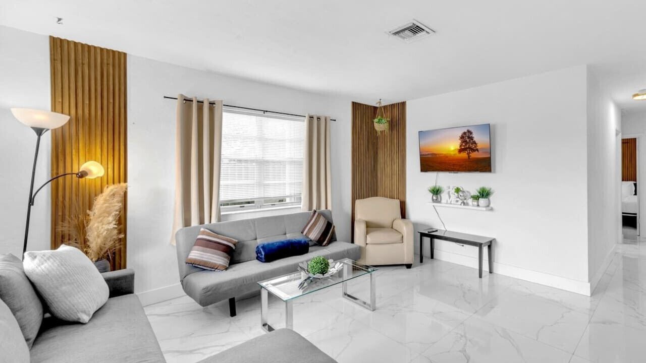 Photo of Livingroom in Hallandale Beach
