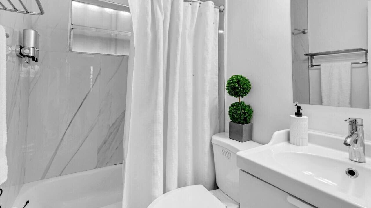 Photo of Bathroom in Hallandale Beach