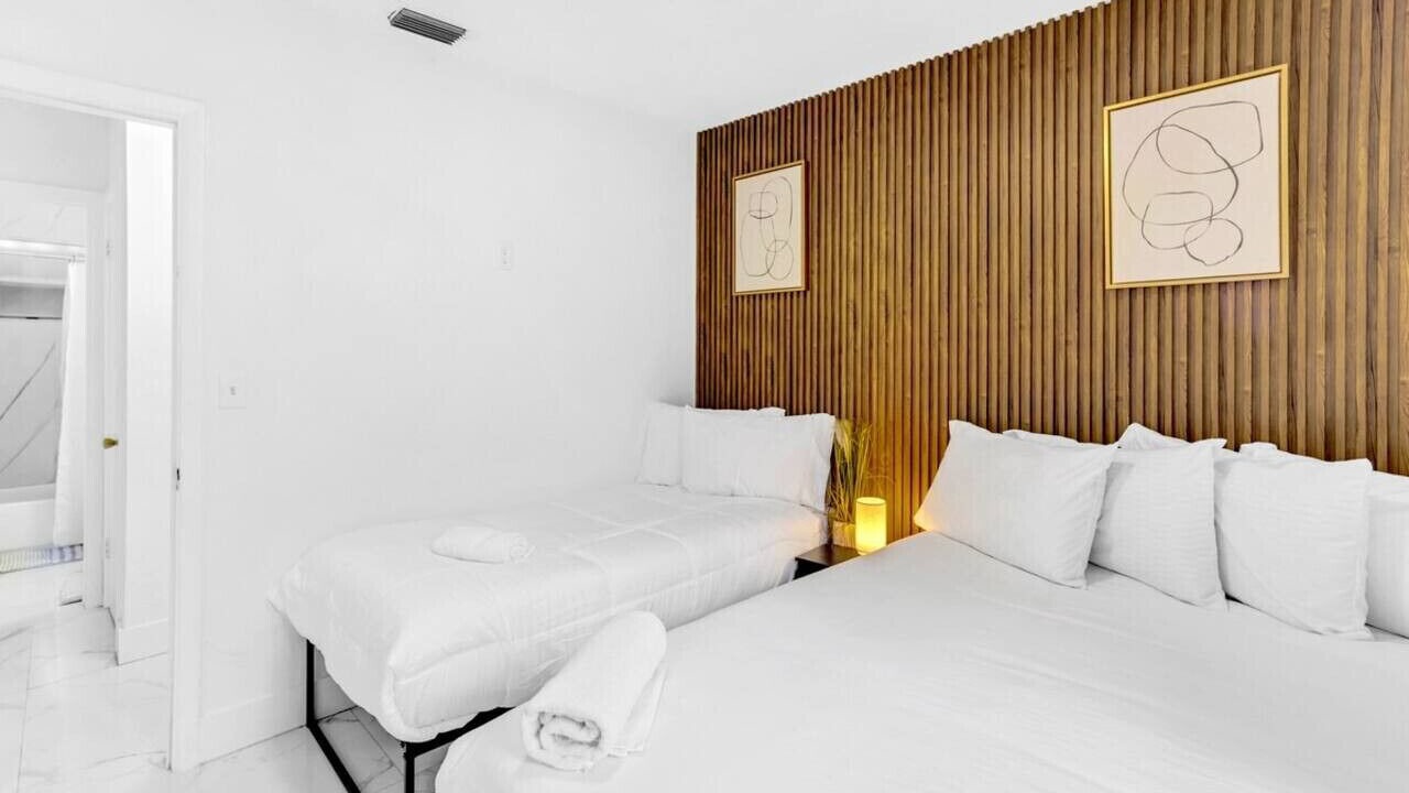 Photo of Bedroom in Hallandale Beach