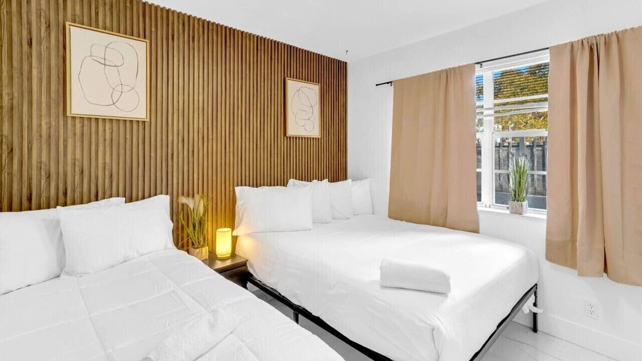 Photo of Bedroom in Hallandale Beach