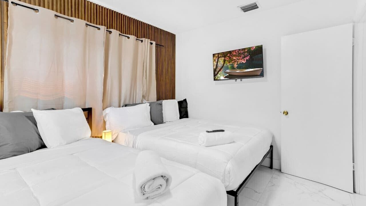 Photo of Bedroom in Hallandale Beach