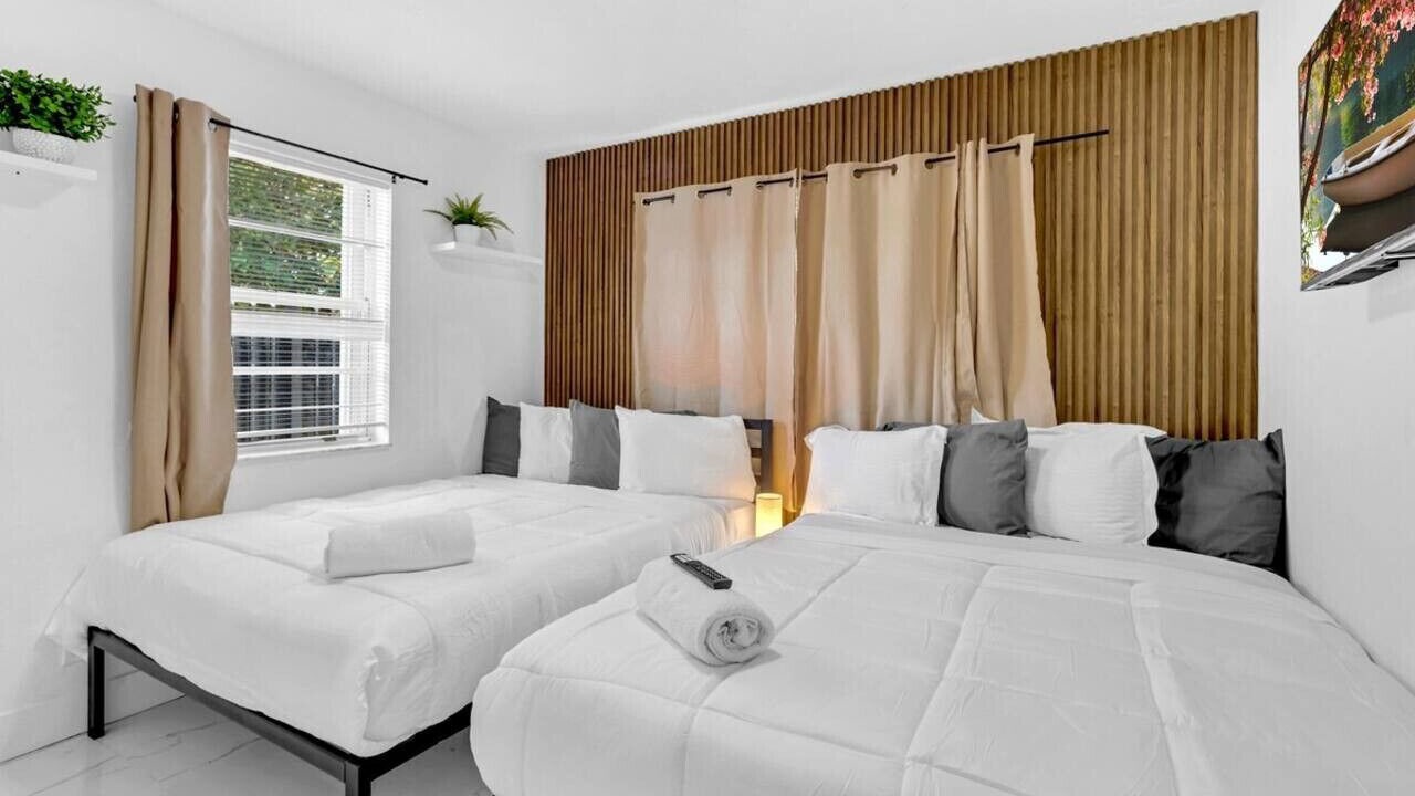 Photo of Bedroom in Hallandale Beach
