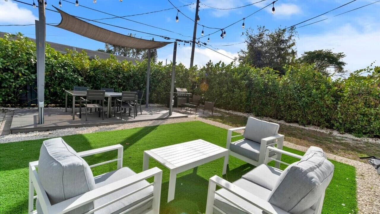 Photo of Outdoor in Hallandale Beach