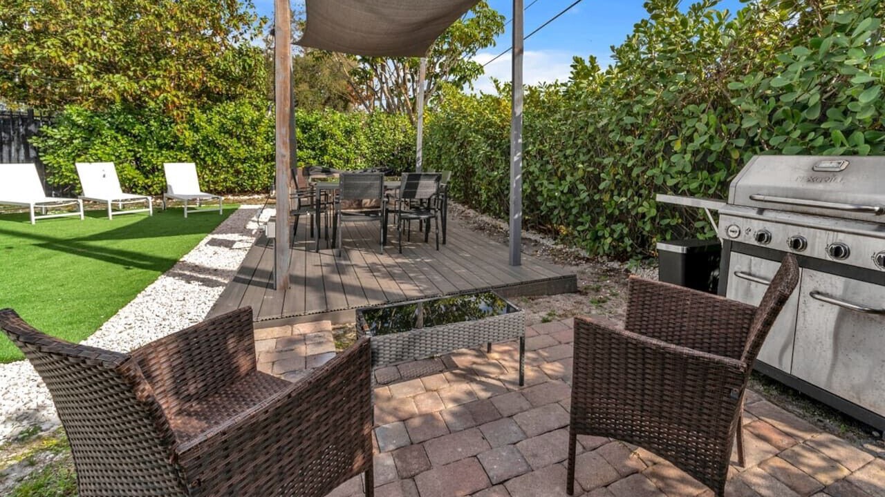 Photo of Outdoor in Hallandale Beach