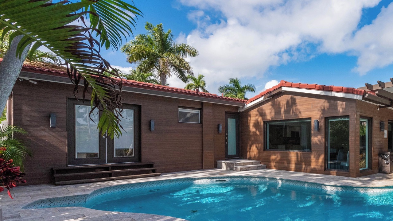 Photo of Outdoor in Hollywood Lakes