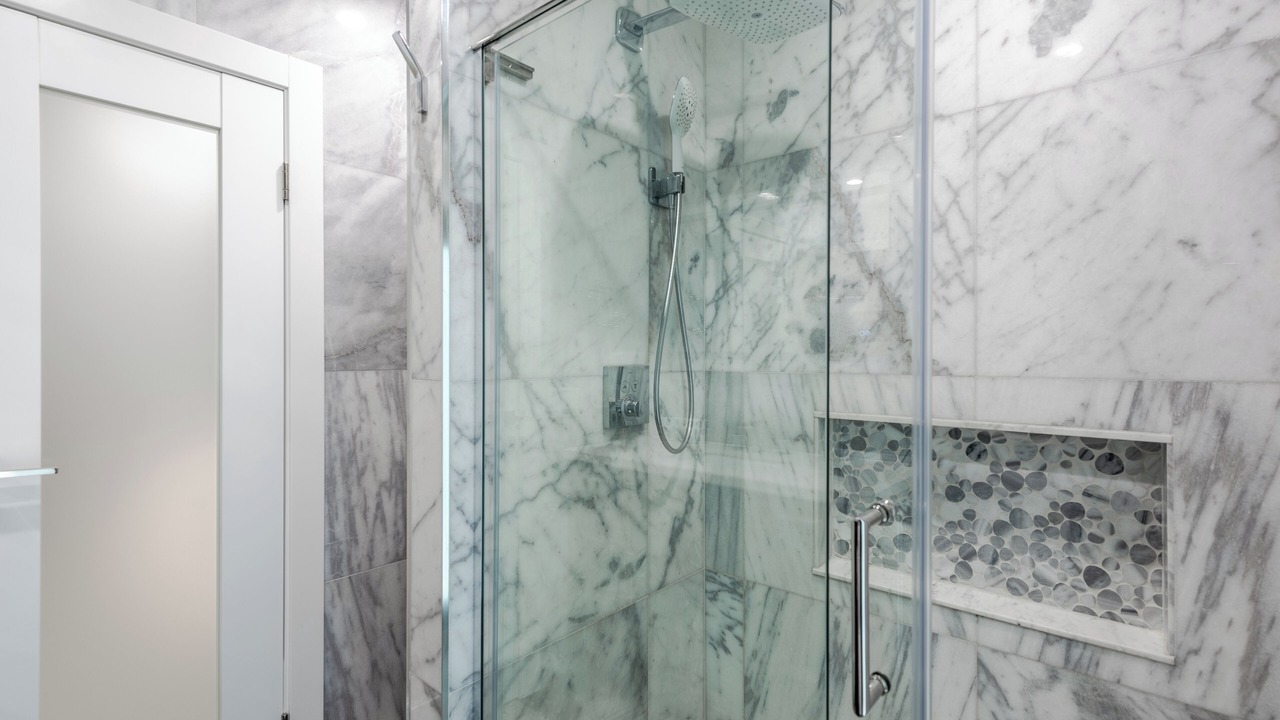 Photo of Bathroom in Hollywood Lakes