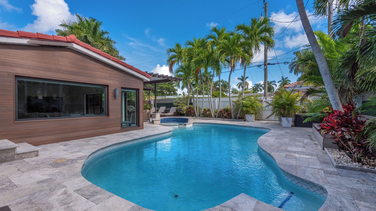 Photo of Outdoor in Hollywood Lakes