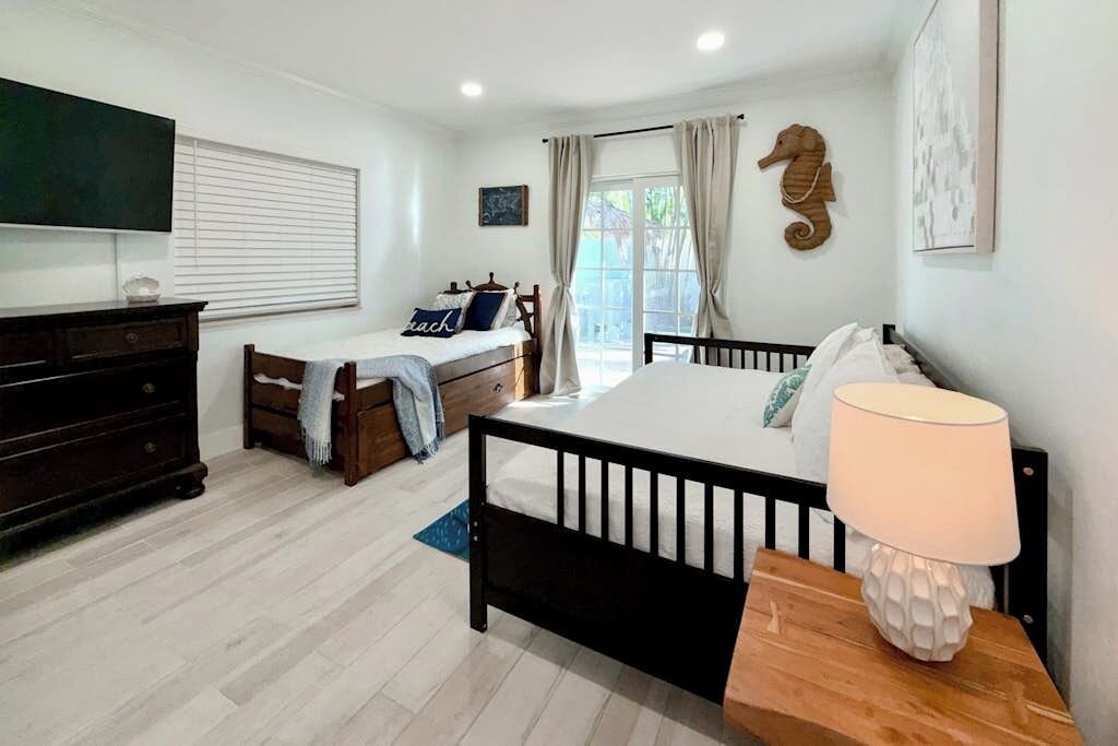 Photo of Bedroom in Santa Barbara Estates