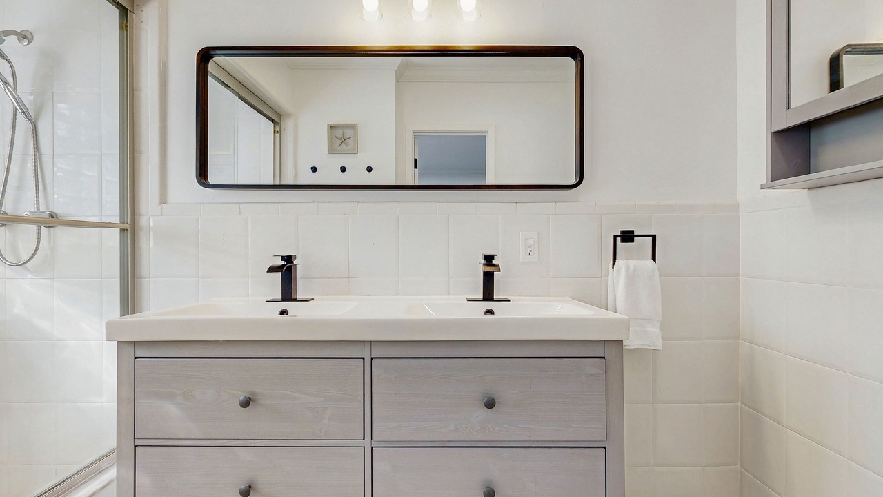 Photo of Bathroom in Santa Barbara Estates