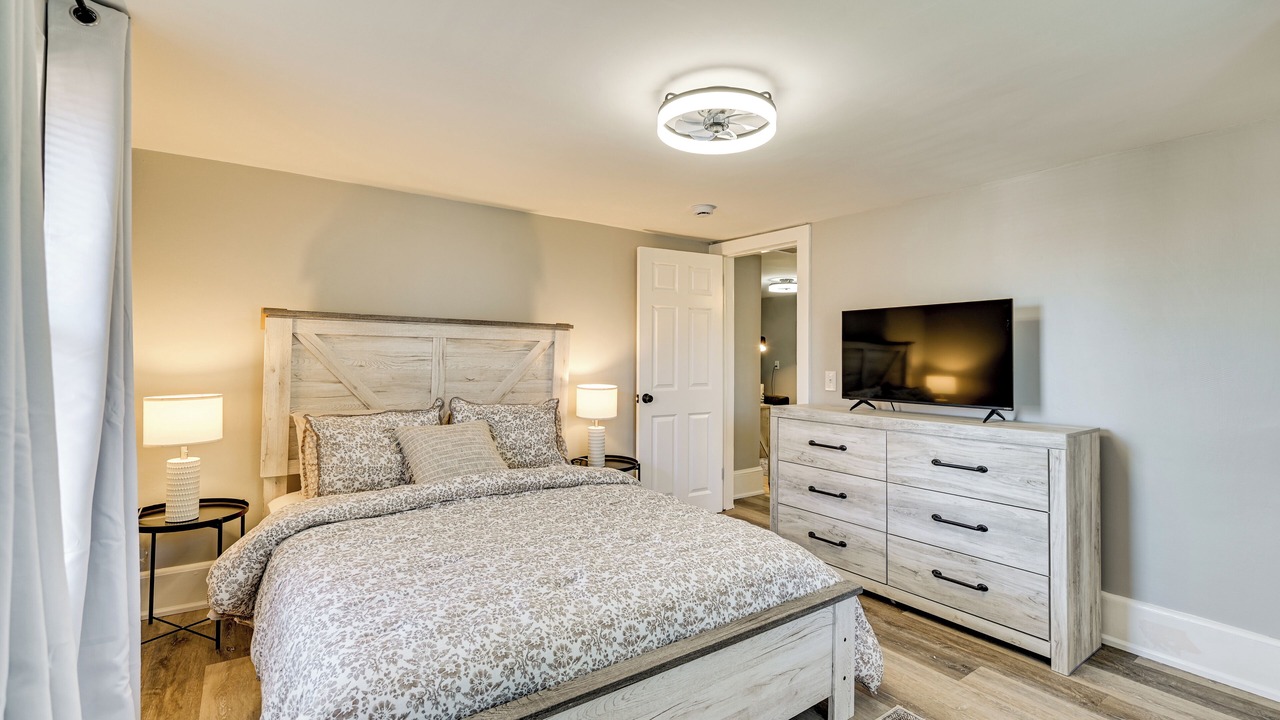Photo of Bedroom in Lincoln Park