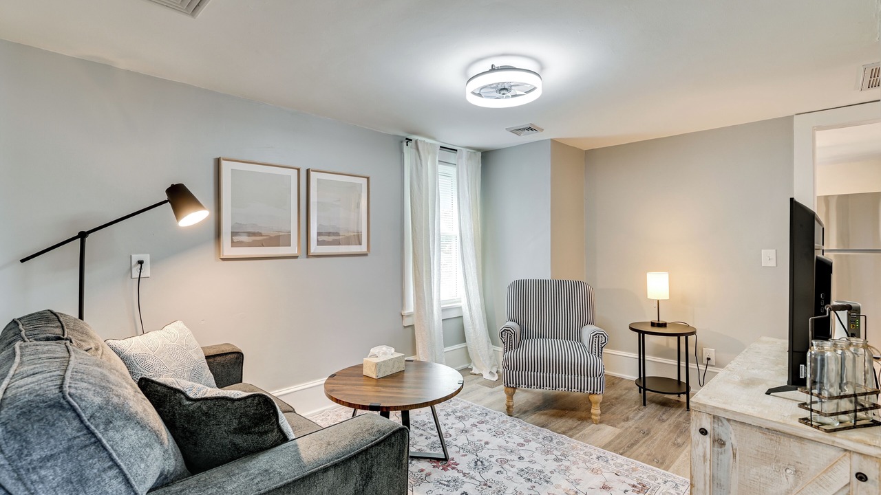 Photo of Livingroom in Lincoln Park