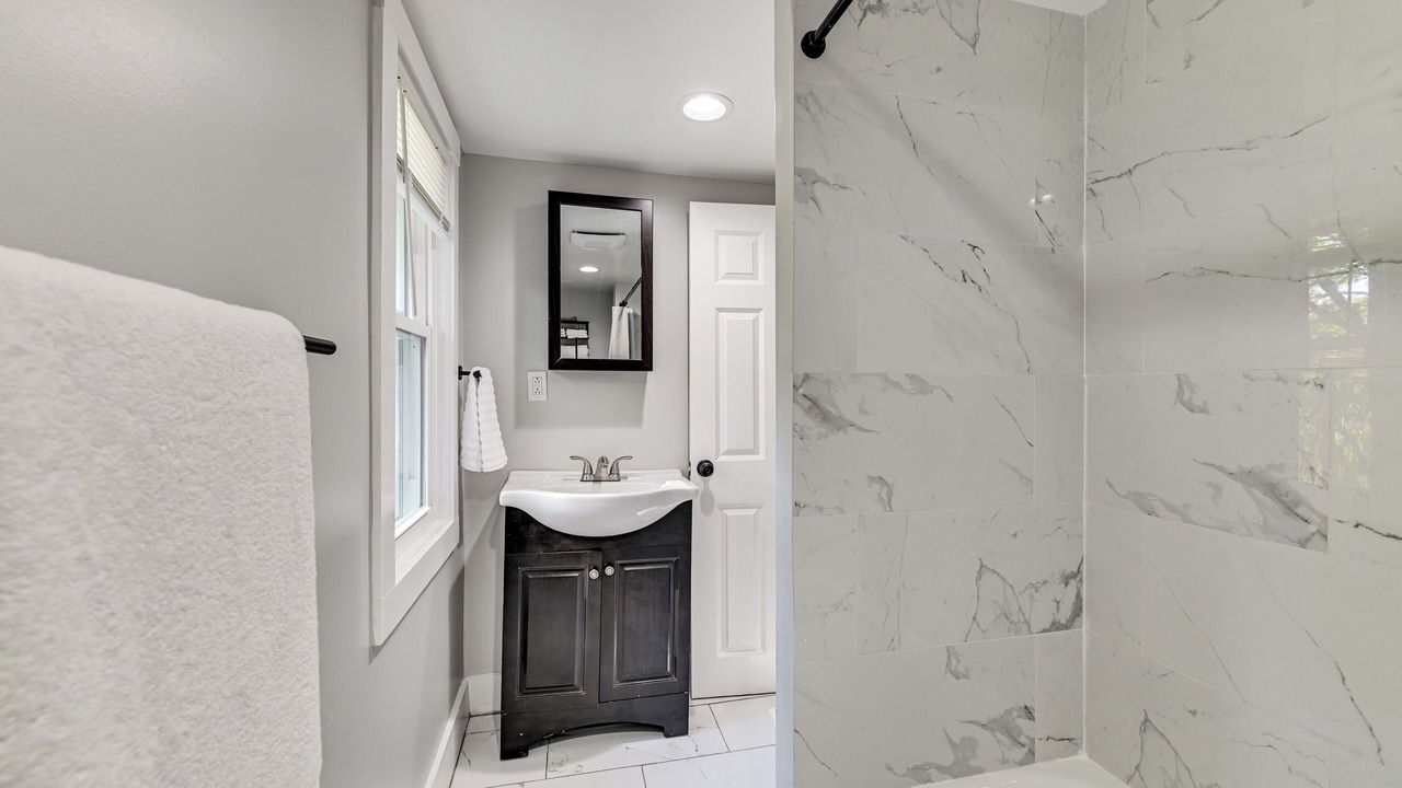 Photo of Bathroom in Lincoln Park