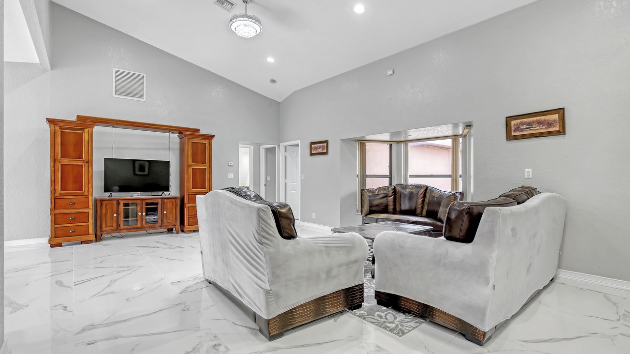 Photo of Livingroom in Jog Road