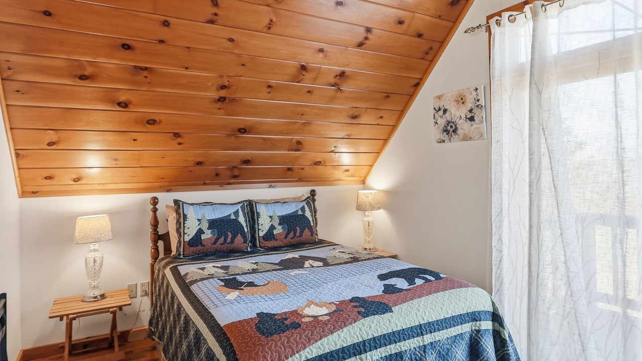 Photo of Bedroom in Mountain Base