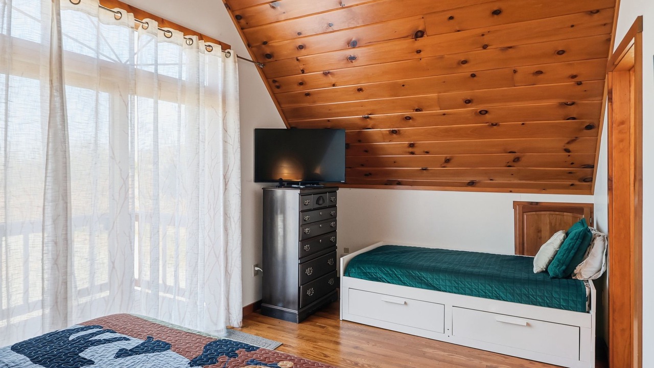 Photo of Bedroom in Mountain Base