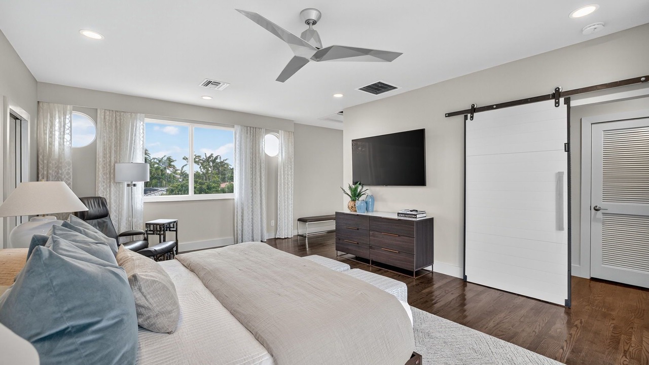 Photo of Bedroom in Harbour Inlet