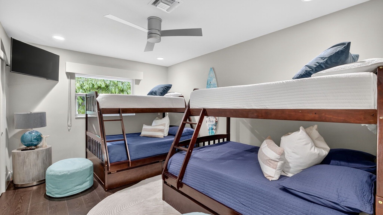 Photo of Bedroom in Harbour Inlet