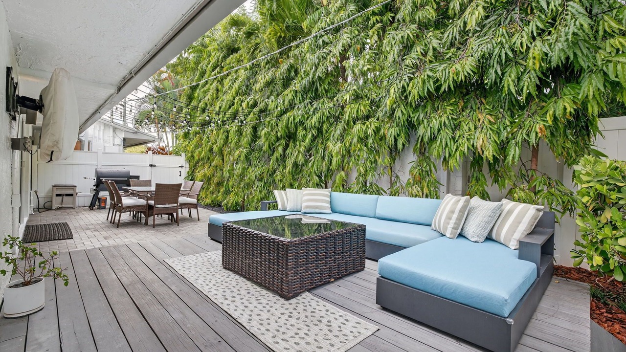 Photo of Patio Balcony in Harbour Inlet