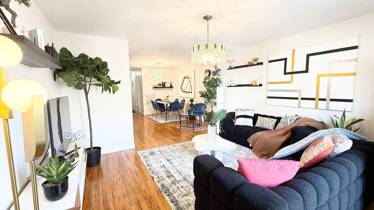 Photo of Livingroom in The Heights